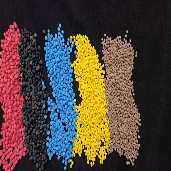 Gránulos del compuesto del PVC del material de la cubierta de la chaqueta del cable de alambre electrónico del aislamiento